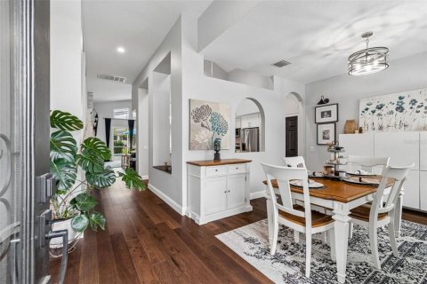 Casa en venta en Land O' Lakes, Florida, 6 dormitorios, 290.97 m2 № 2157986 - foto 6
