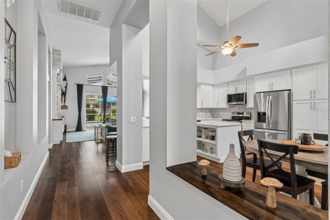 Casa en venta en Land O' Lakes, Florida, 6 dormitorios, 290.97 m2 № 2157986 - foto 9