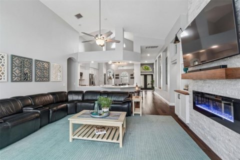 Casa en venta en Land O' Lakes, Florida, 6 dormitorios, 290.97 m2 № 2157986 - foto 19
