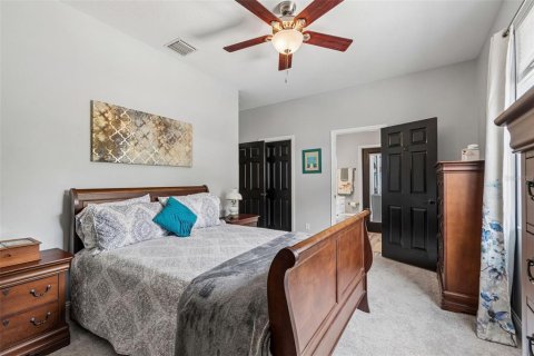 Casa en venta en Land O' Lakes, Florida, 6 dormitorios, 290.97 m2 № 2157986 - foto 29