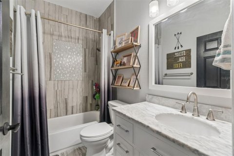 Casa en venta en Land O' Lakes, Florida, 6 dormitorios, 290.97 m2 № 2157986 - foto 22
