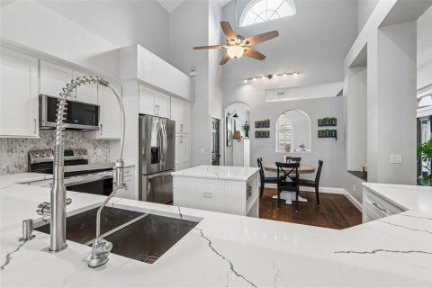 Casa en venta en Land O' Lakes, Florida, 6 dormitorios, 290.97 m2 № 2157986 - foto 11
