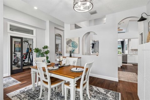 Casa en venta en Land O' Lakes, Florida, 6 dormitorios, 290.97 m2 № 2157986 - foto 5