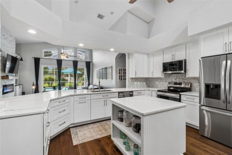 Casa en venta en Land O' Lakes, Florida, 6 dormitorios, 290.97 m2 № 2157986 - foto 14