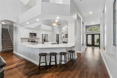 Casa en venta en Land O' Lakes, Florida, 6 dormitorios, 290.97 m2 № 2157986 - foto 10