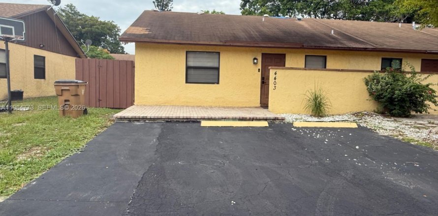 Casa en Deerfield Beach, Florida 3 dormitorios, 106.65 m2 № 2026076