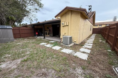 Casa en alquiler en Deerfield Beach, Florida, 3 dormitorios, 106.65 m2 № 2026076 - foto 19