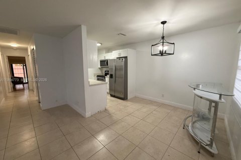 Casa en alquiler en Deerfield Beach, Florida, 3 dormitorios, 106.65 m2 № 2026076 - foto 5