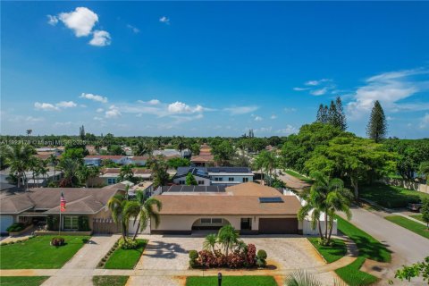 House in Pembroke Pines, Florida 4 bedrooms, 173.26 sq.m. № 1788429 - photo 16