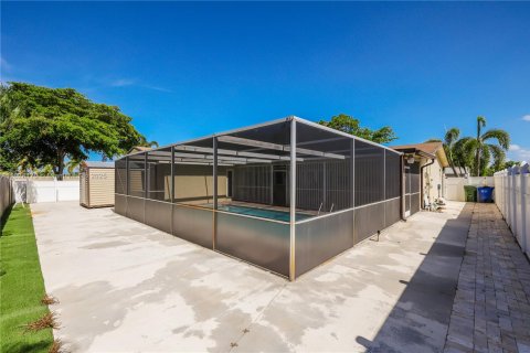 House in Pembroke Pines, Florida 4 bedrooms, 173.26 sq.m. № 1788429 - photo 3
