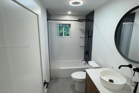 Immobilier commercial à louer à Miami, Floride: 1 chambre, 182.83 m2 № 2000956 - photo 12