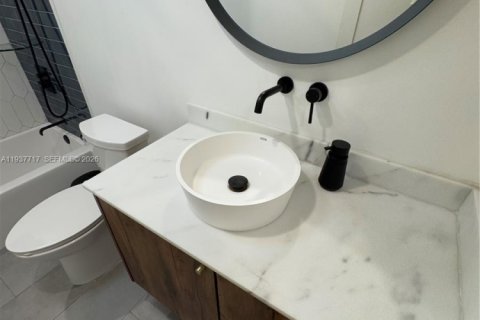 Immobilier commercial à louer à Miami, Floride: 1 chambre, 182.83 m2 № 2000956 - photo 15