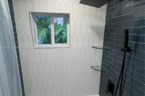 Immobilier commercial à louer à Miami, Floride: 1 chambre, 182.83 m2 № 2000956 - photo 13