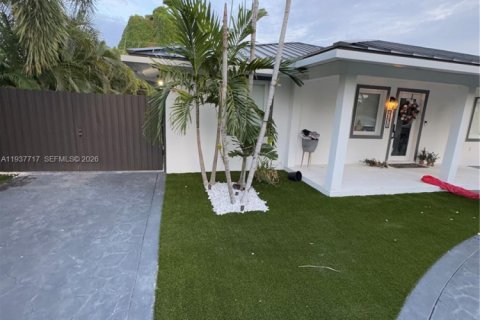 Immobilier commercial à louer à Miami, Floride: 1 chambre, 182.83 m2 № 2000956 - photo 4