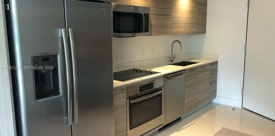 Кондоминиум с 1 спальней в Майами, Флорида № 2044357