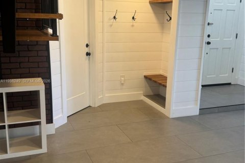 House in Miami, Florida 3 bedrooms, 160.72 sq.m. № 1997394 - photo 21