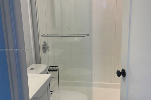 House in Miami, Florida 3 bedrooms, 160.72 sq.m. № 1997394 - photo 19