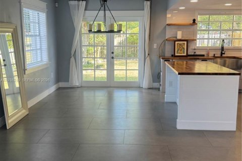 House in Miami, Florida 3 bedrooms, 160.72 sq.m. № 1997394 - photo 14