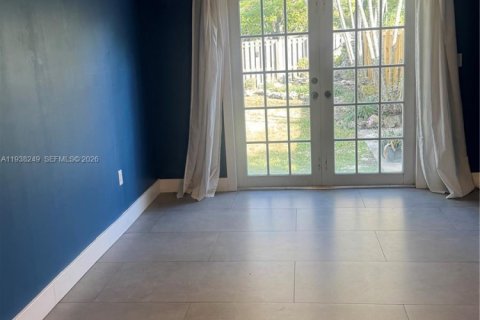 House in Miami, Florida 3 bedrooms, 160.72 sq.m. № 1997394 - photo 16