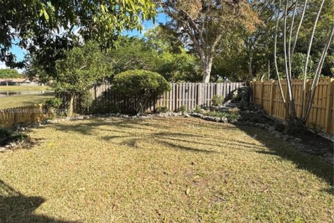 House in Miami, Florida 3 bedrooms, 160.72 sq.m. № 1997394 - photo 7