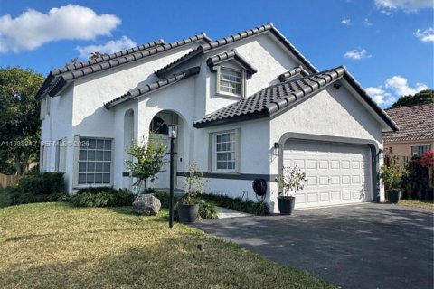 House in Miami, Florida 3 bedrooms, 160.72 sq.m. № 1997394 - photo 2