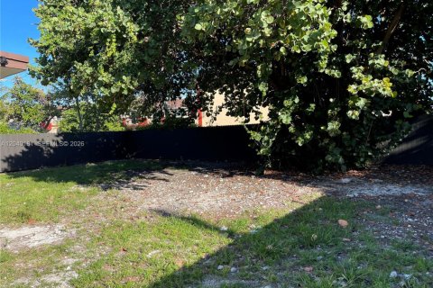House in Opa-locka, Florida 3 bedrooms, 120.03 sq.m. № 2086430 - photo 26