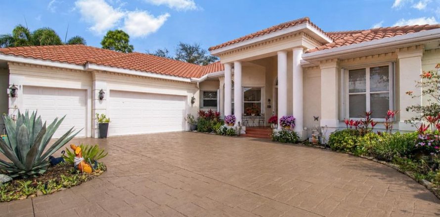 Villa ou maison à University Park, Floride 4 chambres, 297.57 m2 № 2093725