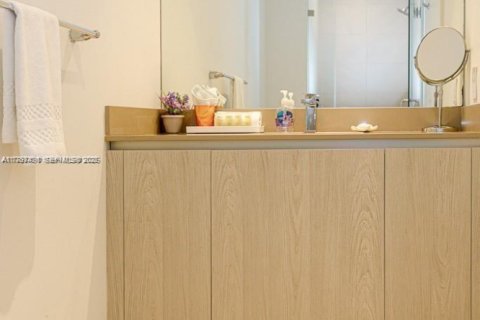 Снять в аренду кондоминиум в Холливуд, Флорида 2 спальни, 105.54м2, № 2034425 - фото 11