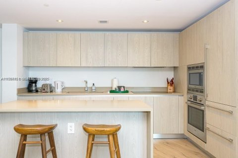 Снять в аренду кондоминиум в Холливуд, Флорида 2 спальни, 105.54м2, № 2034425 - фото 7