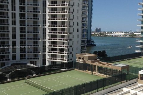 Снять в аренду кондоминиум в Майами, Флорида 3 спальни, 138.7м2, № 1992472 - фото 22