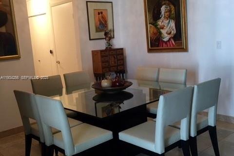 Снять в аренду кондоминиум в Майами, Флорида 3 спальни, 138.7м2, № 1992472 - фото 5