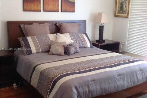 Снять в аренду кондоминиум в Майами, Флорида 3 спальни, 138.7м2, № 1992472 - фото 12