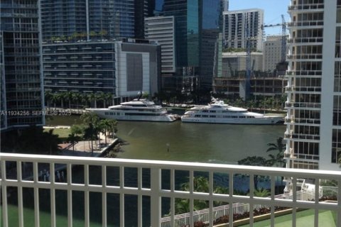 Снять в аренду кондоминиум в Майами, Флорида 3 спальни, 138.7м2, № 1992472 - фото 1