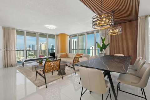 Condo in Sunny Isles Beach, Florida, 3 bedrooms  № 1763821 - photo 7