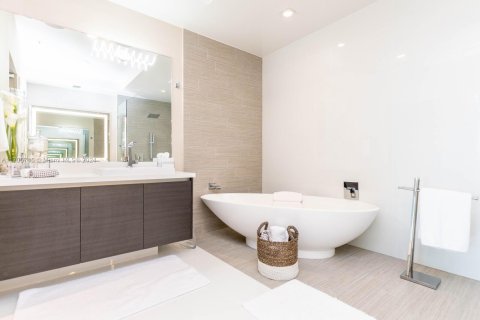 Condo in Sunny Isles Beach, Florida, 3 bedrooms  № 1763821 - photo 27