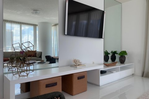 Condo in Sunny Isles Beach, Florida, 3 bedrooms  № 1763821 - photo 9