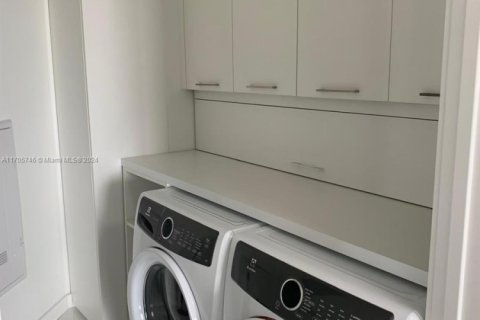 Condo in Sunny Isles Beach, Florida, 3 bedrooms  № 1763821 - photo 29