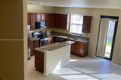 Adosado en alquiler en Parkland, Florida, 4 dormitorios, 159.23 m2 № 1993765 - foto 7