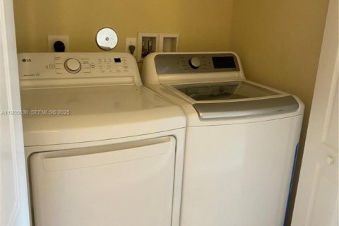 Adosado en alquiler en Parkland, Florida, 4 dormitorios, 159.23 m2 № 1993765 - foto 9