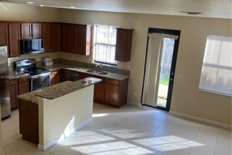 Adosado en alquiler en Parkland, Florida, 4 dormitorios, 159.23 m2 № 1993765 - foto 3