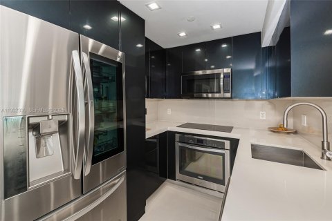 Condominio en venta en Miami Beach, Florida, 1 dormitorio, 79.15 m2 № 1990621 - foto 16