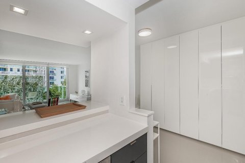 Condominio en venta en Miami Beach, Florida, 1 dormitorio, 79.15 m2 № 1990621 - foto 19