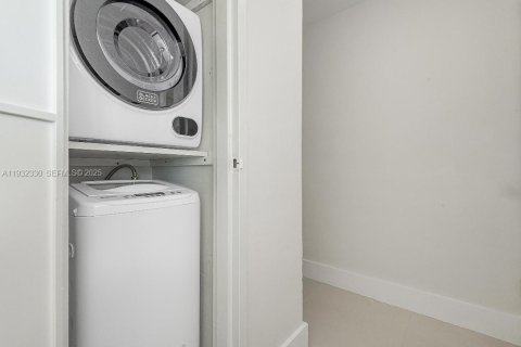 Condominio en venta en Miami Beach, Florida, 1 dormitorio, 79.15 m2 № 1990621 - foto 27