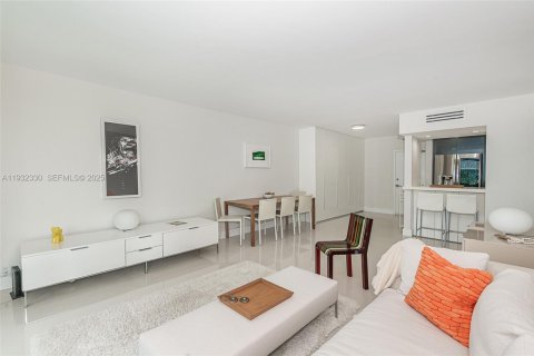Condominio en venta en Miami Beach, Florida, 1 dormitorio, 79.15 m2 № 1990621 - foto 10