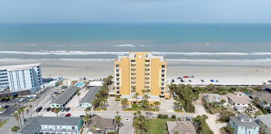 Condo in New Smyrna Beach, Florida, 3 bedrooms № 1630451