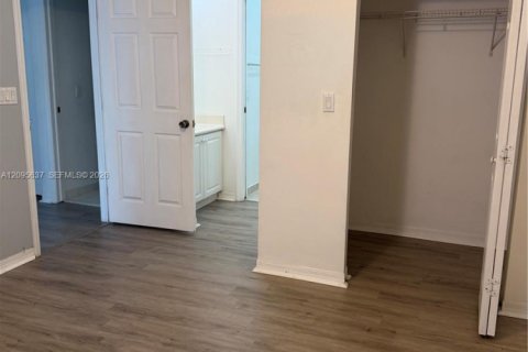 Villa ou maison à vendre à Dania Beach, Floride: 3 chambres, 129.69 m2 № 2385258 - photo 9