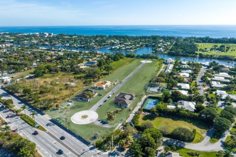 Casa en venta en Gulf Stream, Florida, 4 dormitorios, 392.88 m2 № 349315 - foto 1