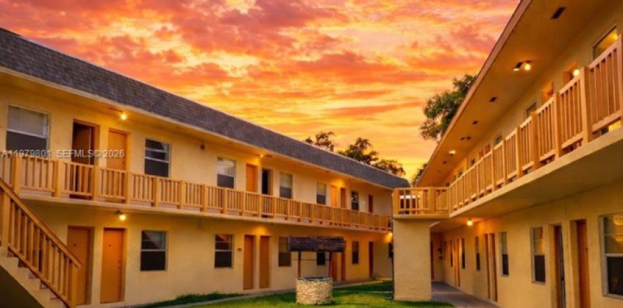 Apartment in Miami, Florida 1 bedroom, 2941.29 sq.m. № 2043858