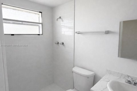 Apartment in Miami, Florida 1 bedroom, 2941.29 sq.m. № 2043858 - photo 4