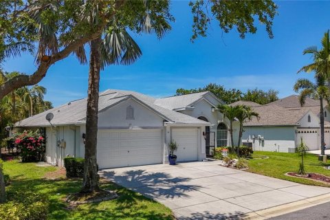 Villa ou maison à vendre à Holiday, Floride: 3 chambres, 204.57 m2 № 1757691 - photo 2